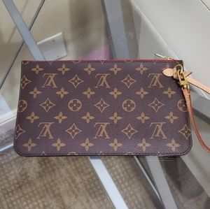 Louis Vuitton Neverfull MM  wristlet